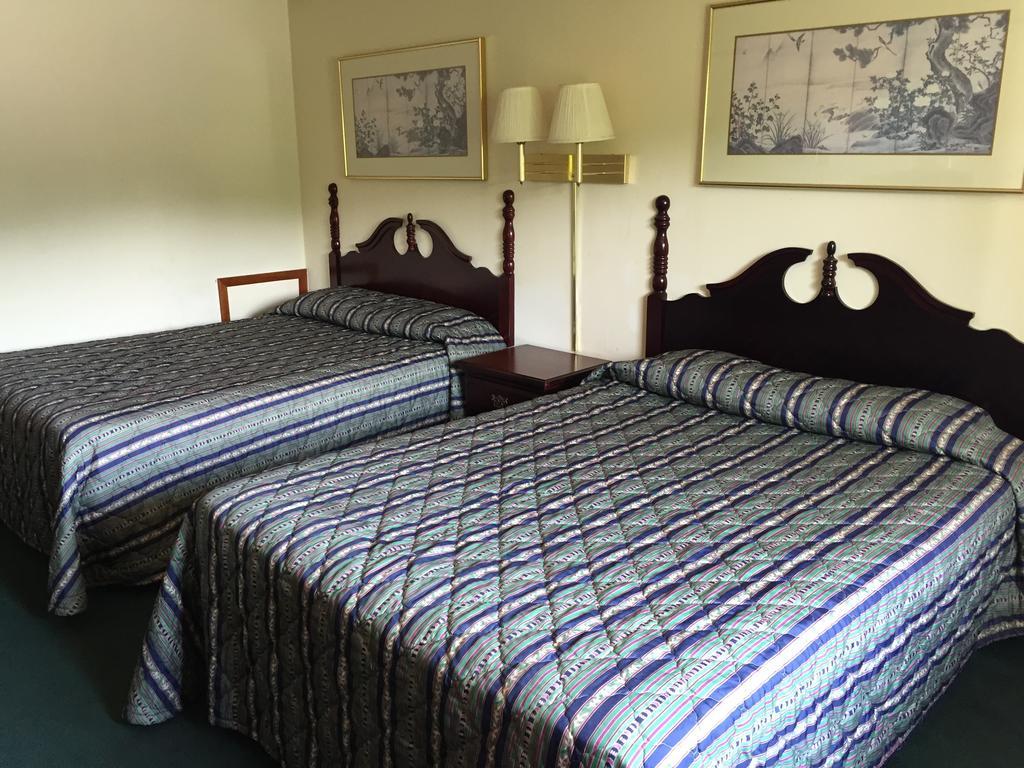 A Sapphire Inn Франклін Номер фото